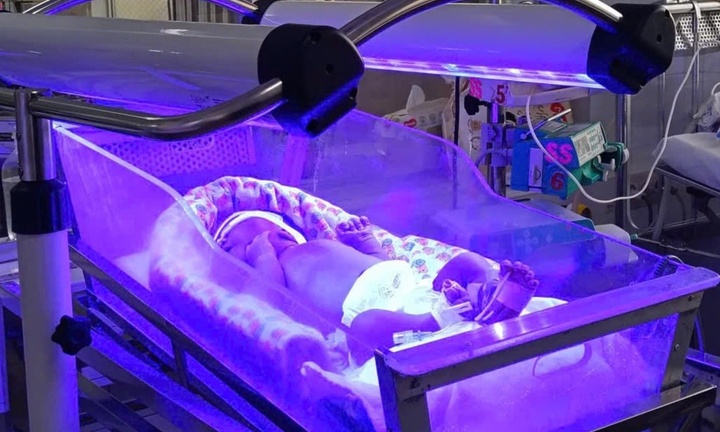 Bé trai có nhóm máu 'hiếm của hiếm' khiến bác sĩ TP.HCM lặng người