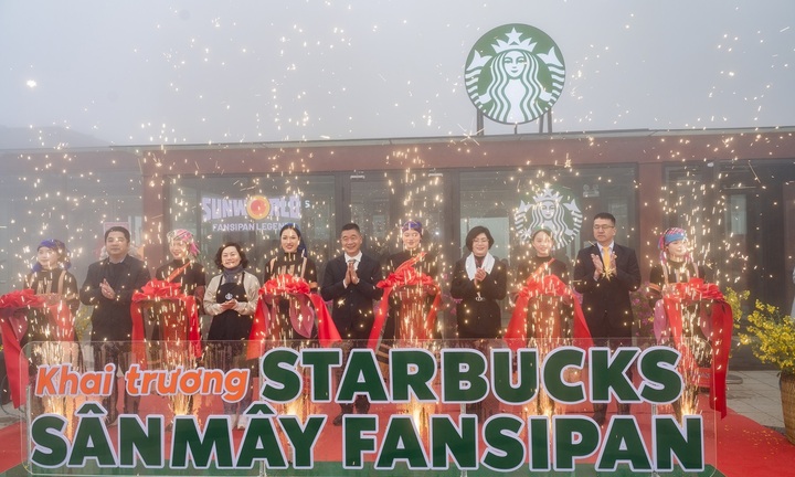 Fansipan chính thức có cửa hàng Starbucks cao nhất châu Á