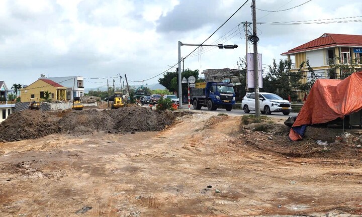 Dự án gần 1.000 tỷ thi công 'rùa bò', nhà thầu đứng trước nguy cơ bị 'trảm'