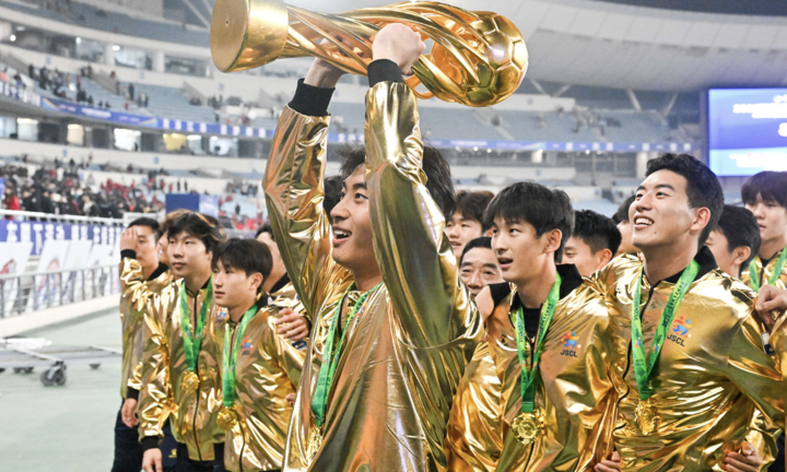 Giải đấu kỳ lạ ở Trung Quốc: Công nhân, shipper hot hơn dàn sao triệu USD