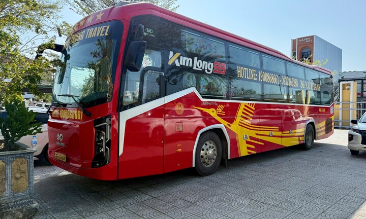 Phát hiện xe khách bị tước kiểm định vẫn cố tình tham gia giao thông