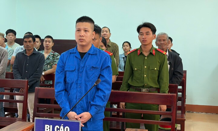 Kẻ hành hung CSGT đang điều tiết giao thông trong đợt mưa lũ ở Huế lĩnh án