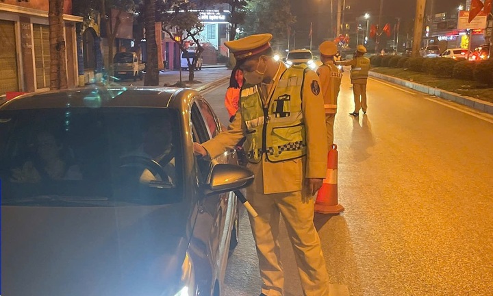 CSGT Ninh Bình phát hiện tài xế dương tính với ma tuý