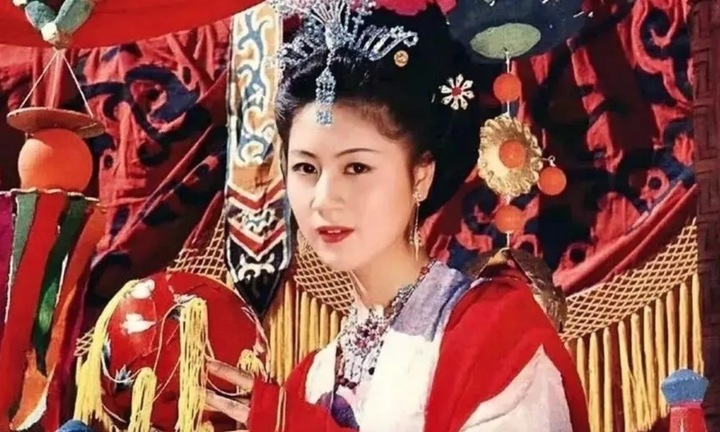 Mỹ nhân ‘đắt giá’ nhất Tây du ký: Xuất hiện 3 phút trên phim, U70 sống kín tiếng