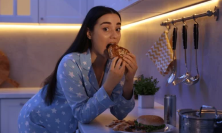 Sau 19h, đừng làm 6 điều này nếu không muốn hại tim mạch