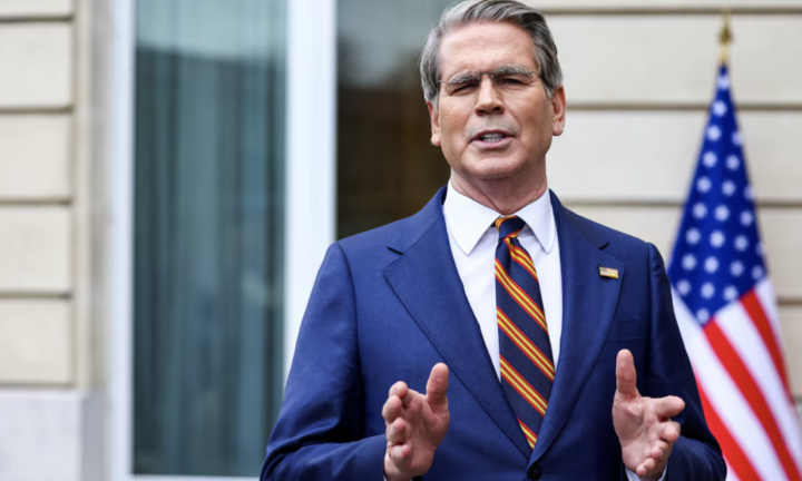 Mỹ nới tay với lệnh trừng phạt dầu mỏ Iran