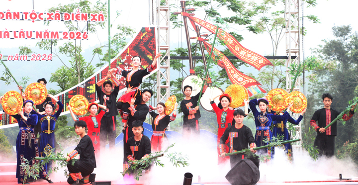 Về Quảng Ninh xem sắc màu chợ phiên lớn nhất năm