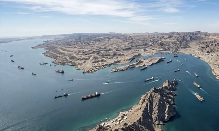Iran đáp trả gắt sau khi ông Trump đưa ra tối hậu thư về eo biển Hormuz