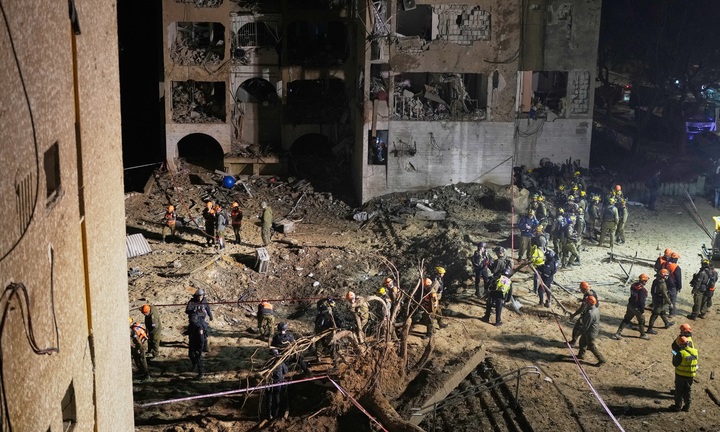 Iran cảnh báo đóng hoàn toàn eo biển Hormuz nếu Mỹ đánh vào hạ tầng năng lượng