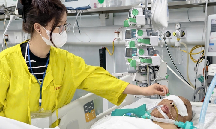 Cha ung thư, chồng chấn thương sọ não, vợ gãy tay nén đau xin xuất viện chăm