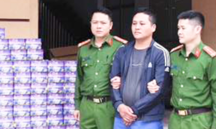 Giấu gần 710kg pháo dưới 60 tấn sắn khô, tài xế nhận 90 triệu đồng tiền công