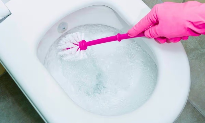 Loại nước giúp giữ bồn cầu sạch bóng mà không cần dùng thuốc tẩy độc hại
