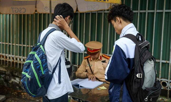 Sắp cấp bằng lái mới dạy đạo đức tài xế, khác gì sắp đi biển mới dạy bơi