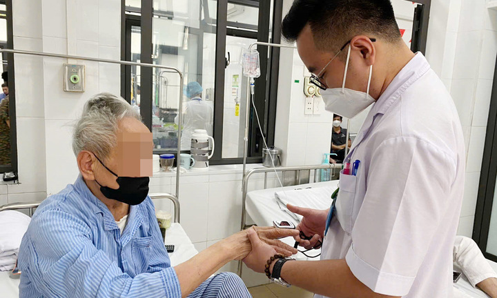 Đề xuất đưa sàng lọc lao vào khám sức khỏe định kỳ 