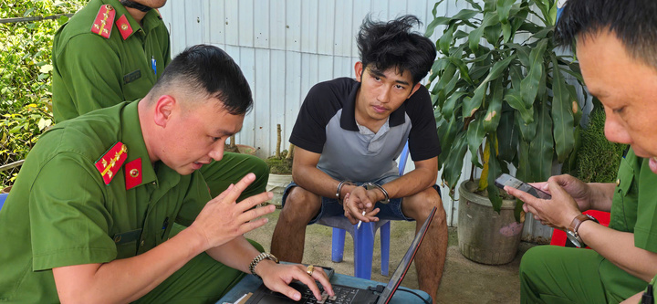 Tạm giữ thanh niên chặn đầu xe taxi rồi đập phá ở Lâm Đồng