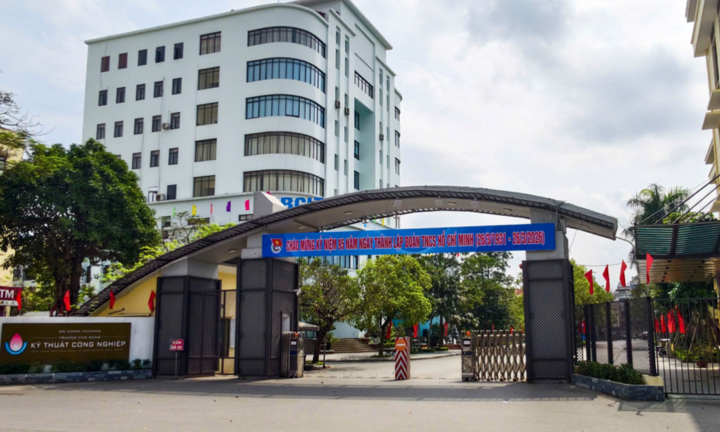 Trường ở Bắc Ninh phản hồi việc sinh viên tố bị ép tăng ca trong kỳ thực tập