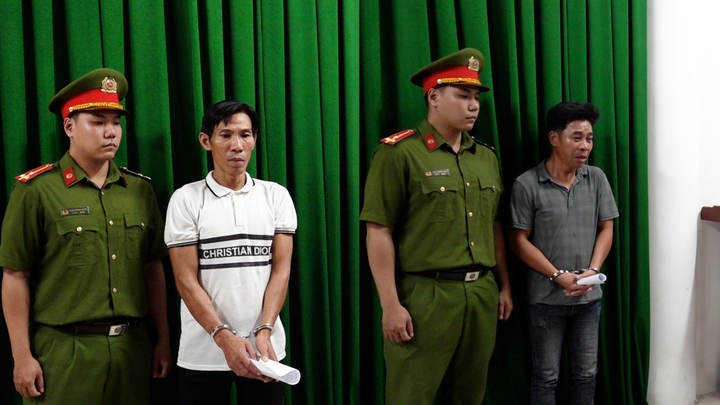 Bắt 2 'cát tặc' chống người thi hành công vụ khiến thiếu tá công an hy sinh