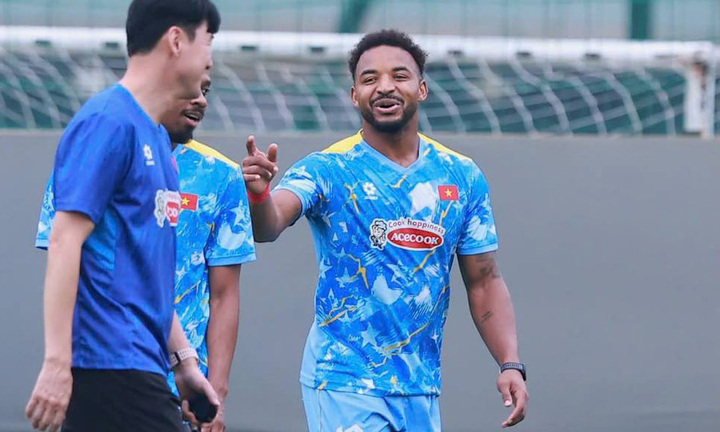 Bị chê tăng cân, Xuân Son đáp trả: Cơ khác mỡ, cứ ghi bàn thì mọi thứ đều ổn