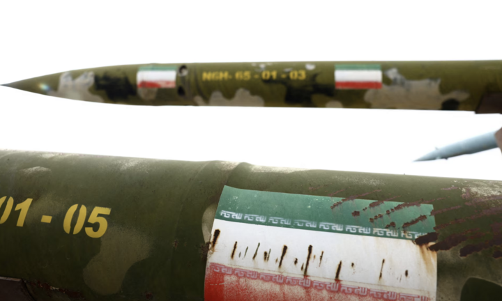 Iran tuyên bố tập kích loạt tàu quân sự Mỹ, nhiều binh sĩ thiệt mạng