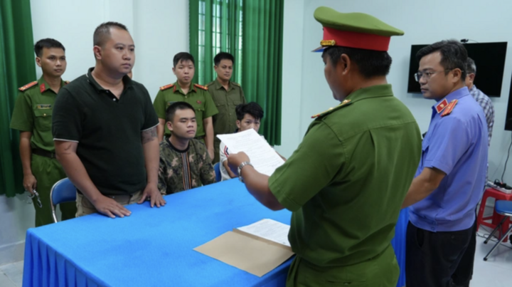 Khởi tố nhóm người hành hung dã man thương lái mua sầu riêng tại Đồng Tháp