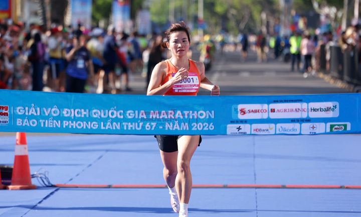 Tiền Phong Marathon: Hoàng Nguyên Thanh vô địch, Nguyễn Thị Oanh nối dài kỷ lục