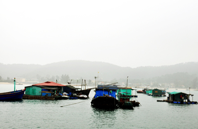 Dông lốc đánh lật tàu cá tại Đặc khu Cô Tô, 2 mẹ con tử vong