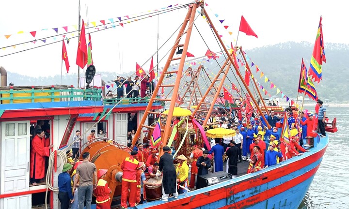 Đền Mai Bảng: Lời nguyện giữa sóng biển hơn 200 năm