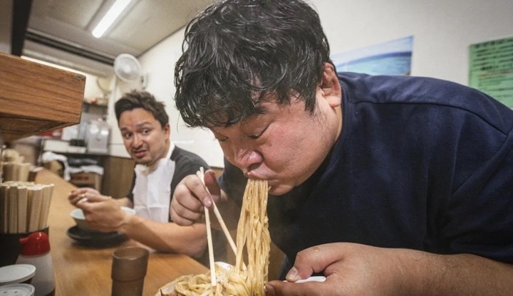 Vì sao người Nhật thanh lịch nhưng khi ăn mỳ ramen lại phát ra tiếng xì xụp?