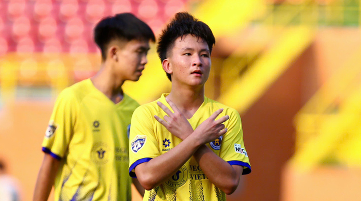 Hà Nội I ghi 8 bàn trong một trận đấu ở giải U15 Quốc gia