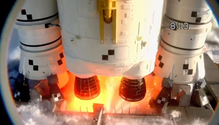 Video NASA phóng thành công tàu chở người tới Mặt trăng sau 54 năm