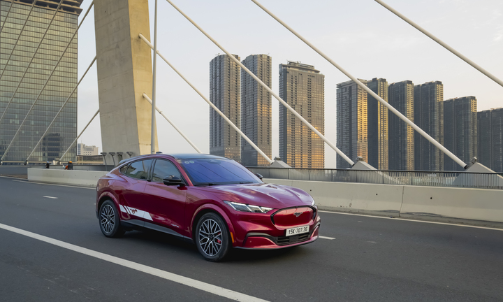 Mustang Mach-E hạ còn 1,699 tỷ, Ford mở rộng cuộc chơi xe điện