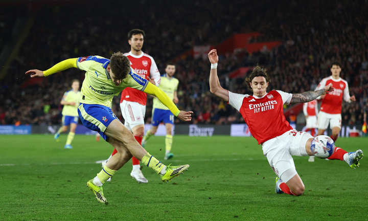 Thua sốc đội hạng dưới, Arsenal bị loại khỏi FA Cup