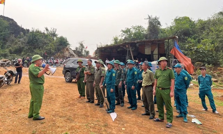 Huy động hơn 200 người, dùng flycam tìm thợ điêu khắc mất tích bí ẩn 