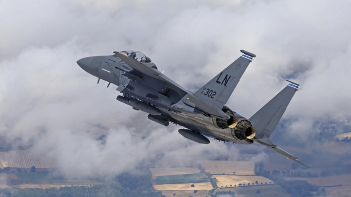 Chiến đấu cơ Mỹ bị Iran bắn hạ, không chiến đổi chiều?