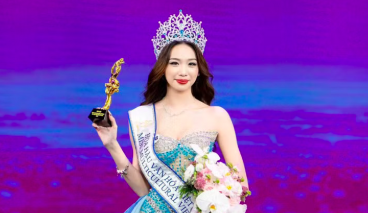 Người đẹp 18 tuổi đăng quang Hoa hậu văn hoá Việt Nam 2026