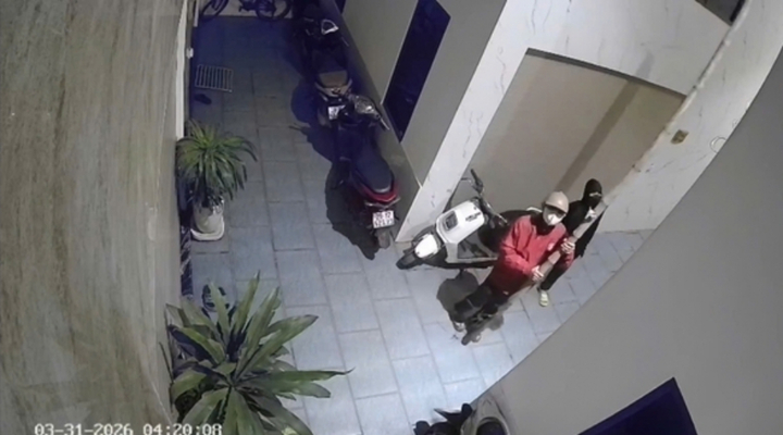 Băng trộm hoá 'người nhện' khoắng sạch tài sản nhà dân ở Hà Nội