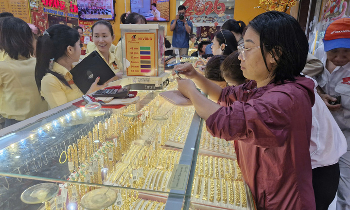 Mỗi lượng vàng giảm 1,4 triệu đồng