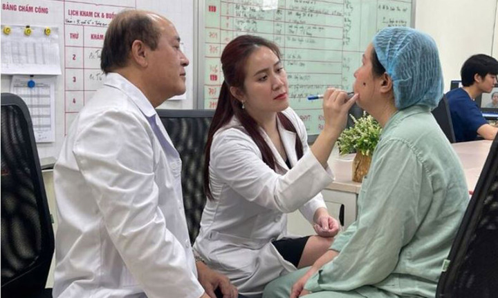 Hai cha con bác sĩ cùng đứng chung bàn mổ, viết tiếp ca đại phẫu dang dở 20 năm