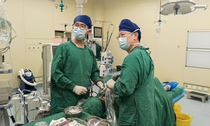 Sổ mũi 20 ngày mới đi khám, người phụ nữ kinh hoàng khi biết đó là dịch não