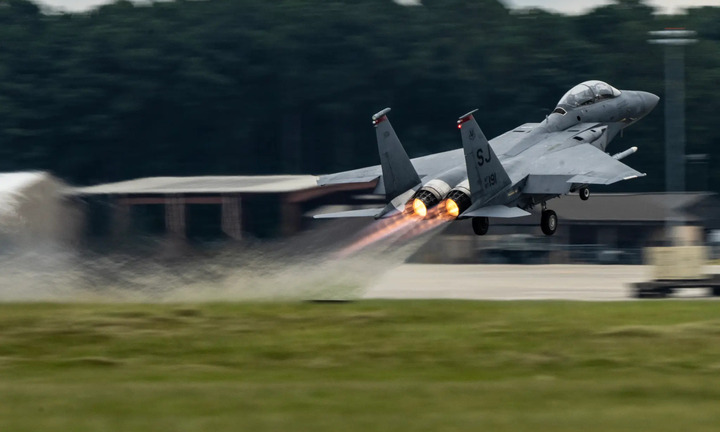 Thực tế khốc liệt phi công Mỹ phải đối mặt khi phóng ghế thoát hiểm từ máy bay