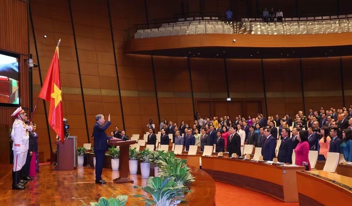 Điện, thư và thông điệp chúc mừng các đồng chí lãnh đạo chủ chốt