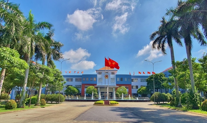 TP.HCM chuyển 2 trụ sở tại Quận 12 và Tân Phú cũ làm trường học