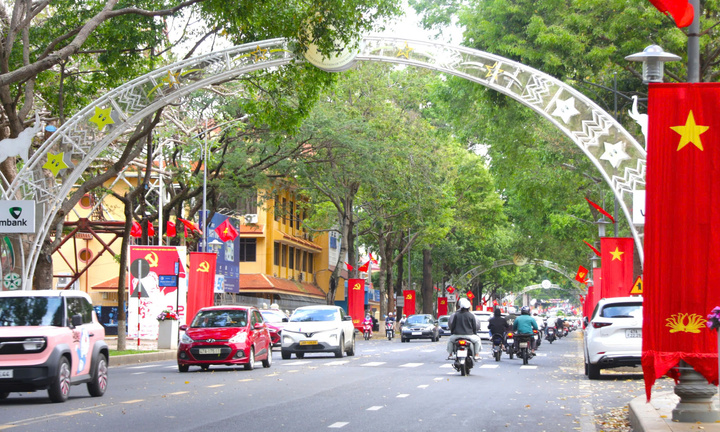 Đắk Lắk đề xuất thêm 2 triệu đồng/tháng hỗ trợ cán bộ đi làm xa sau sáp nhập