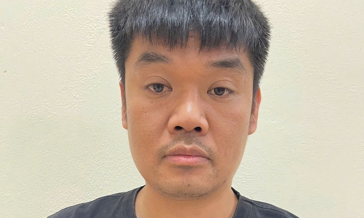 Tạm giữ kẻ bóp cổ, đánh tới tấp người đàn ông trên đường ở Thanh Hoá