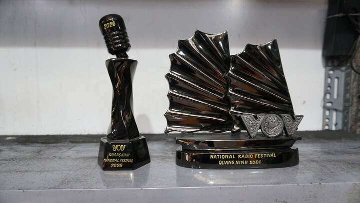 Độc đáo quà tặng từ 'vàng đen' dành cho đại biểu Liên hoan Phát thanh toàn quốc