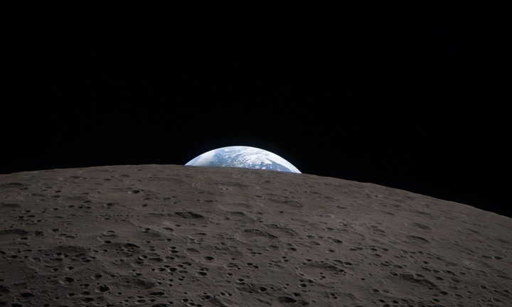 Cú dấn thân vào lò lửa plasma và 6 phút nghẹt thở của tàu Artemis II