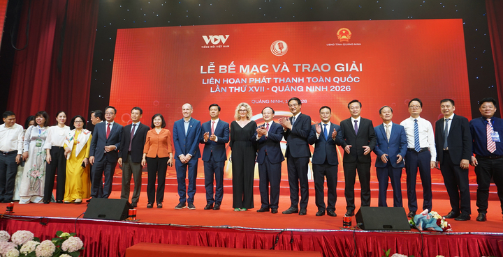 Trọn vẹn cảm xúc đêm bế mạc Liên hoan Phát thanh toàn quốc lần thứ XVII