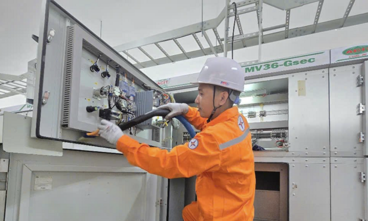 Bộ Công Thương muốn đổi khung giờ cao điểm điện theo mùa, EVN lo quá tải