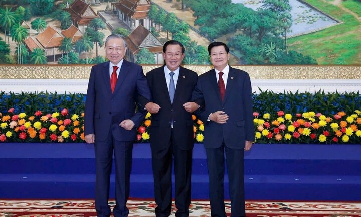 Lãnh đạo Việt Nam chúc mừng năm mới Lào, Campuchia