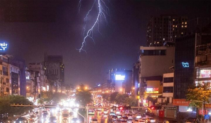 Tin không khí lạnh mới nhất: Miền Bắc chuyển mát, đề phòng dông lốc kèm mưa đá